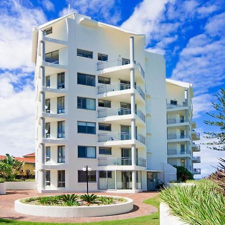 Oceanside Resort - Absolute Beachfront Apartments Гоулд Коуст Екстериор снимка