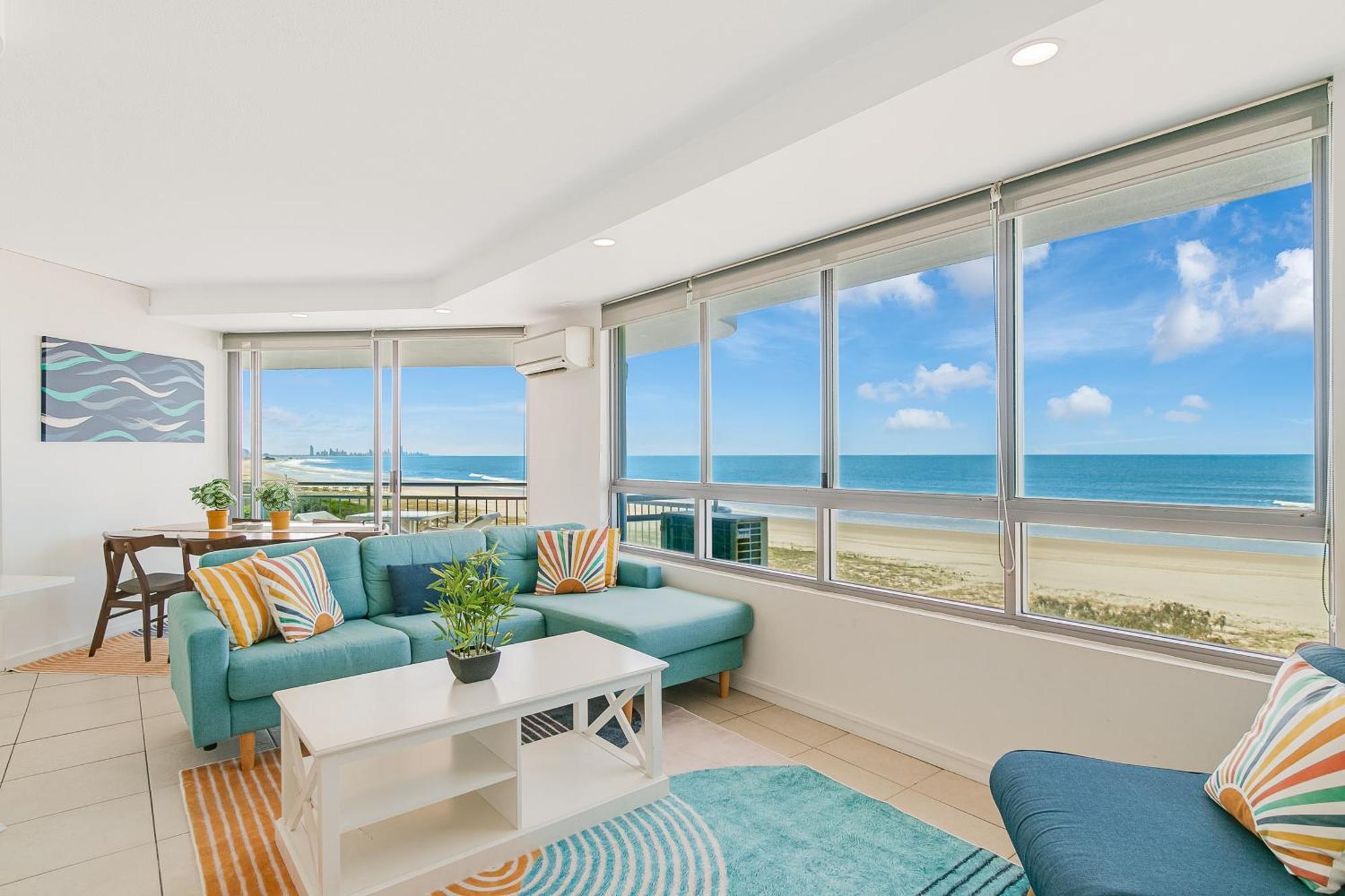 Oceanside Resort - Absolute Beachfront Apartments Гоулд Коуст Екстериор снимка