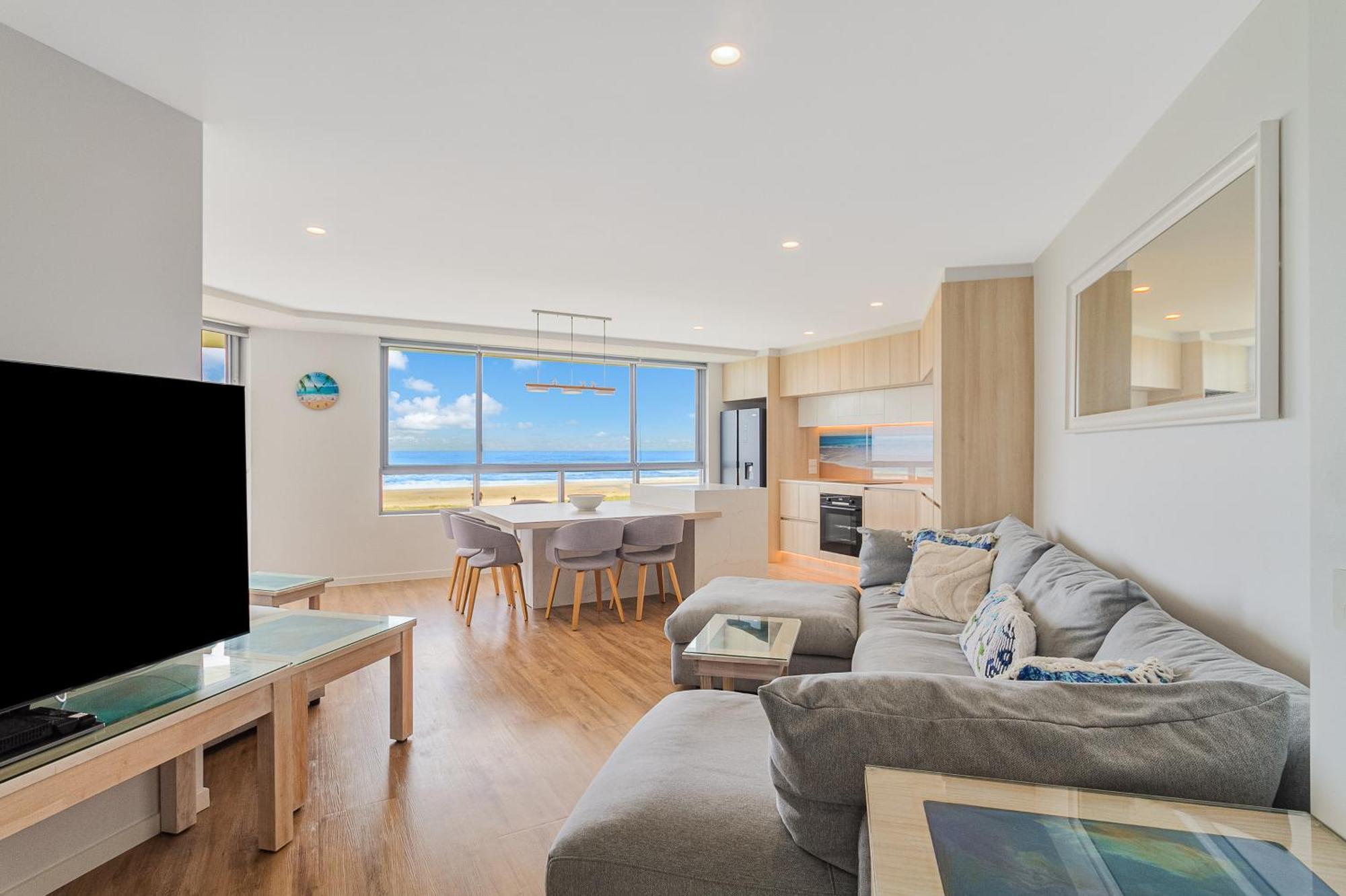 Oceanside Resort - Absolute Beachfront Apartments Гоулд Коуст Екстериор снимка