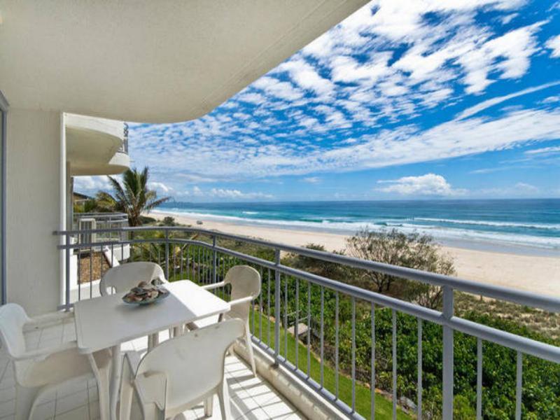 Oceanside Resort - Absolute Beachfront Apartments Гоулд Коуст Екстериор снимка