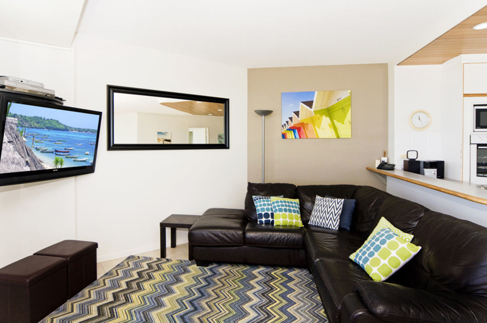Oceanside Resort - Absolute Beachfront Apartments Гоулд Коуст Екстериор снимка
