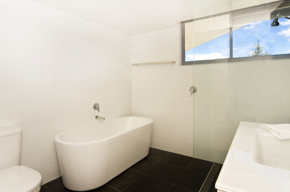Oceanside Resort - Absolute Beachfront Apartments Гоулд Коуст Екстериор снимка