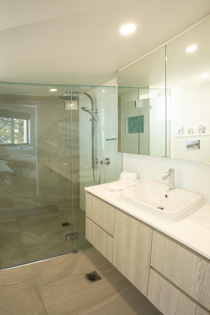 Oceanside Resort - Absolute Beachfront Apartments Гоулд Коуст Екстериор снимка